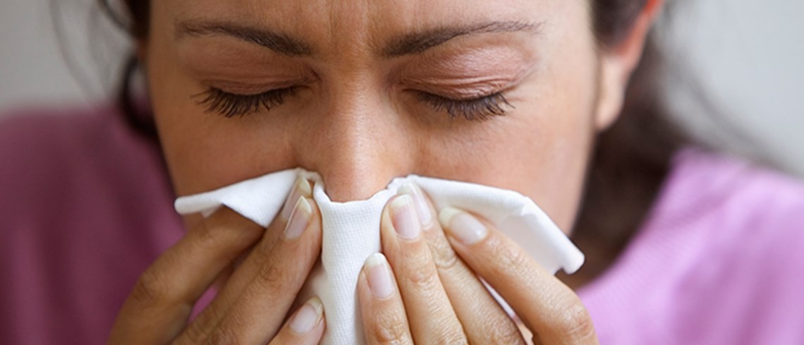 الفرق بين كفيد-19 والحساسية والانفلونزا